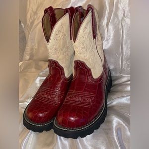 Womens Ariat fat baby size 9B